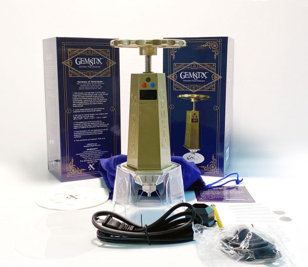 Royal Extract Machines portable rosin press